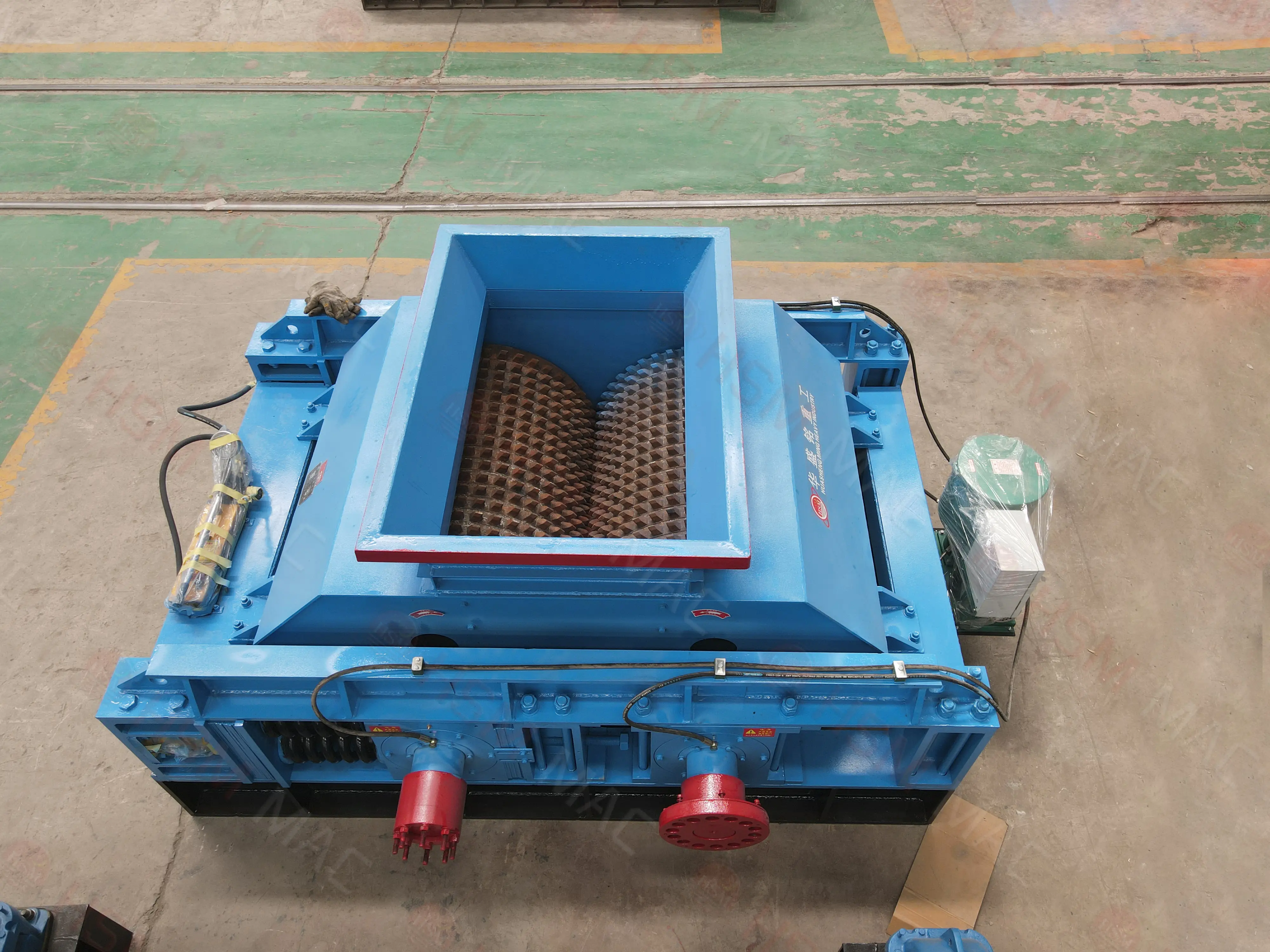 齒輥機(jī)是對以齒輥為核心工作部件的破碎設(shè)備的統(tǒng)稱